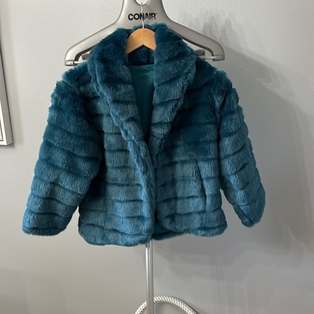 NWT blue fake fur short jacket. Sophie and Trey size S